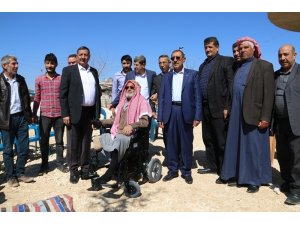 Harran’da engelli iki vatandaşa akülü tekerlekli sandalye