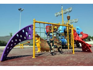 Aliağa’da çocuklara özel modern oyun parkları