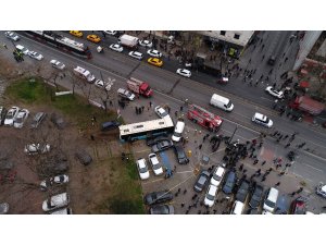 Beyazıt Meydanı’nda halk otobüsü faciası: 4 yaralı