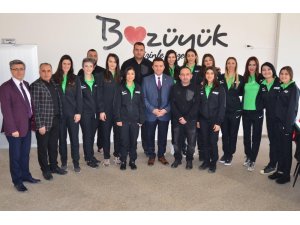 Bozüyük Belediyesi İdmanyurduspor bayan voleybol takımı 1. lige yükseldi