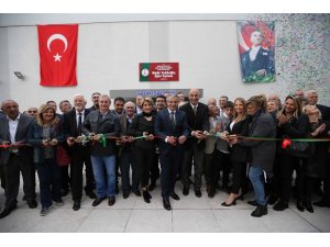 Karşıyaka’da Nadir Vekiloğlu Spor Salonu açıldı