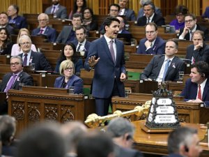 Kanada Başbakanı Trudeau çikolata yediği için özür diledi