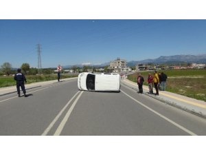Şelale yolunda 50 metre arayla iki trafik kazası: 2 yaralı