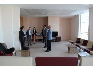 Baro Başkanı Yeşilboğaz, Erdemli Adalet Sarayı’nda incelemelerde bulundu