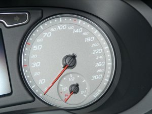 AB'den otomobillere zorunlu hız sınırlama sistemi 