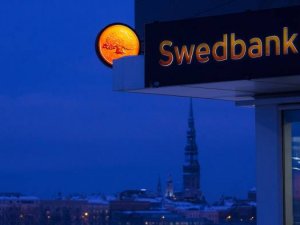 İsveç'in en büyük bankalarından Swenbank'a polis baskını