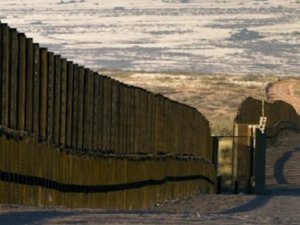 Trump Meksika sınırını kapatma tehdidini yineledi