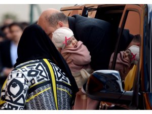 Bilal Erdoğan oy kullanmaya eşi ve çocuğuyla geldi