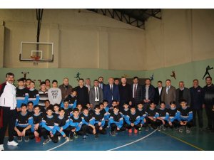 Oltu’da Trabzonspor Futbol Okulu açıldı