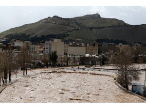 İran’da sel yayılıyor: 70 köy boşaltılacak