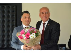 Söke’nin yeni Belediye Başkanı Levent Tuncel mazbatasını aldı