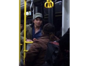 Halk otobüsünde gencin yaşlı kadına hakareti kamerada