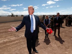 Trump Meksika sınırını ziyaret etti!