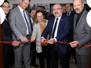 KAYÜ Mustafa Çıkrıkçıoğlu MYO’da Grafik Tasarım Sergisi Açıldı