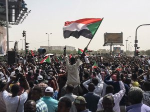 Sudan'da darbe' Devlet başkanı tutuklandı