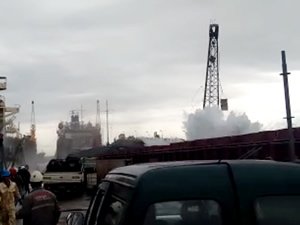 Kuzey Star Tersanesi'nde Havuz Vinci kırıldı, Yaralılar var...