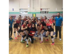 Kayseri OSB Atletikspor, set vermeden Türkiye yarı finallerine yükseldi