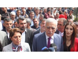 Ahmet Türk’ten ilk icraat, belediyede izinler kaldırıldı