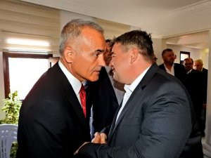 Arnavutlar’dan Başkan Oran’a nezaket ziyareti