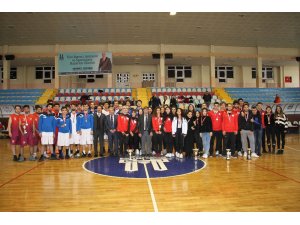 Potada kızlarda Erzurum erkeklerde Kayseri şampiyon