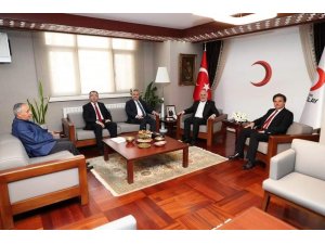 AK Partili vekiller Türk Kızılayı Genel Başkanı Kınık’a başarılar diledi