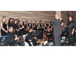 Alaşehir Belediyesi TSM Korosu’ndan müzik ziyafeti