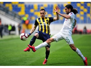 Spor Toto Süper Lig: MKE Ankaragücü: 0 - Atiker Konyaspor: 0 (İlk yarı)