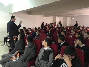 Hakkari’de 500 öğrenciye mesleki eğitim tanıtıldı
