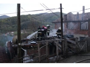 Sinop’ta evde yangın: 3 ölü