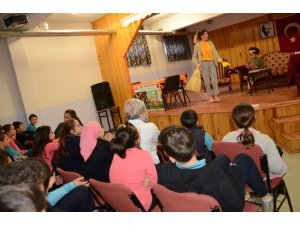 Erzincan’da  “Okulda Tiyatro Var” etkinliği ile binlerce öğrenci tiyatro izledi