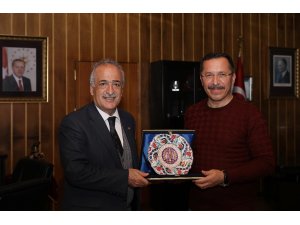 Pamukkale Üniversitesi Rektörü Bağ’dan, Rektör Çomaklı’ya ziyaret