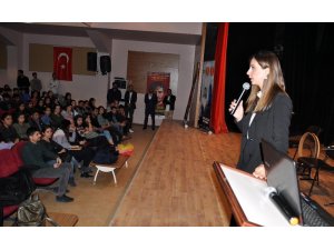 Girne Amerikan Üniversitesi Kızıltepe’de öğrencilerle buluştu