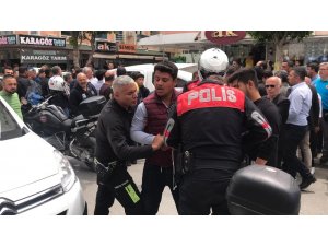 Alanya’da "dur" ihtarına uymayan motosikletli polisleri alarma geçirdi