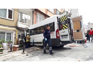 Beşiktaş’ta feci kaza: 2 yaralı