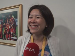 Japon gazeteci derbide İstiklal Marşı okudu