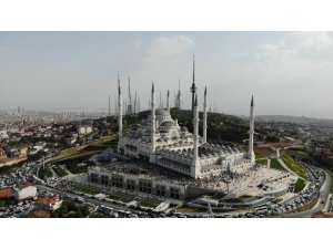 Tarihçi Kadir Mısıroğlu son yolculuğuna uğurlandı