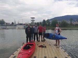 Gemlik’te denizcilik öğrencilerine kano eğitimi