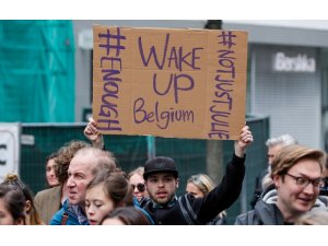 Belçika’da 20 bin kişi kadına şiddete karşı yürüdü