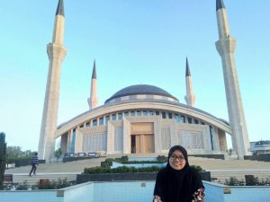 Yurtdışı Türkler ve Akraba Topluluklar Başkanlığından Endonezyalı öğrencinin annesine Anneler Günü sürprizi