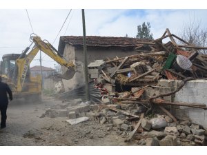 Acıpayam’daki depremzedelere ev müjdesi