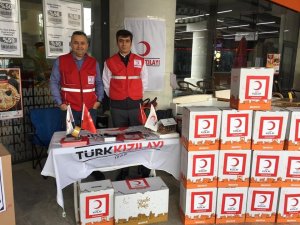 Türk Kızılayı fitre ve zekat bağışları için stant açtı