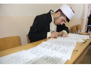 Lise öğrencilerinden “İslam Alimleri ve Edebiyatçıları Aramızda” etkinliği