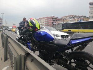 E-5 feci motosiklet kazası kamerada:1 ölü
