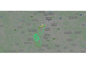 Arızalanan Rus yolcu uçağı acil iniş yaptı