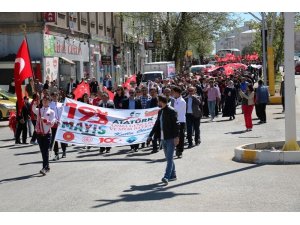 Ağrı’da Gençlik Haftası yürüyüşü düzenlendi