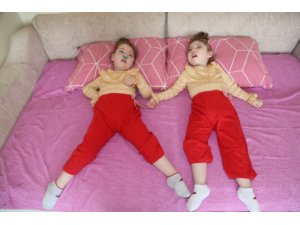 Kastamonu’da ikizlerin hastalığına teşhis konulamıyor