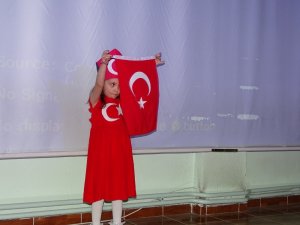 6 yaşındaki çocuk İstiklal Marşını ezbere okudu