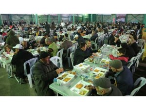 Odunpazarı’nın iftar programında 3 bin kişi oruç açtı