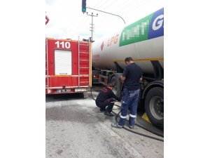 Seyir halindeki LPG tankeri alev aldı