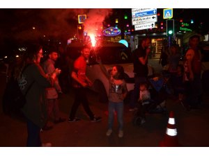 Galatasaray şampiyon oldu, İnegöllüler sokağa döküldü